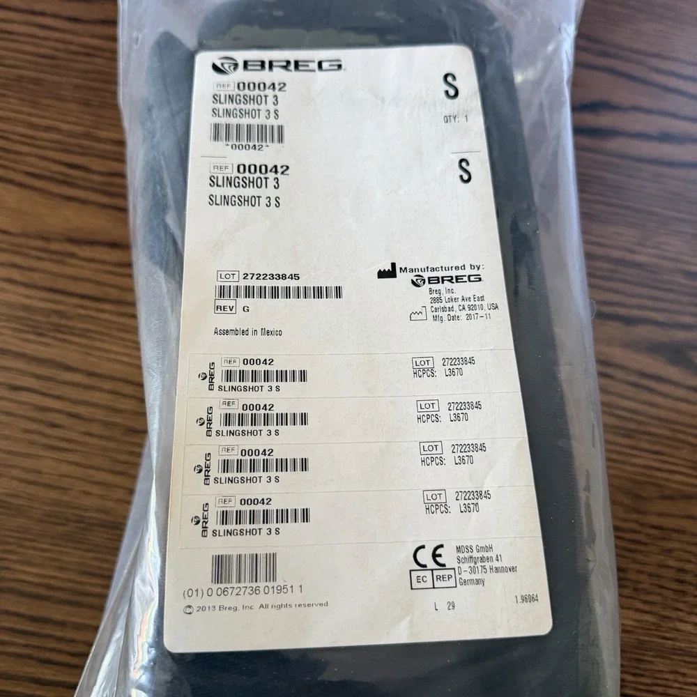New BREG Brace, Slingshot 3 ST Orthopedic Right/Left Shoulder Small Ref 00042